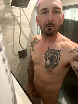 Snapshot of RobsBigD chatting on November 4, 5:23 pm RobsBigD online show from November 4, 5:23 pm