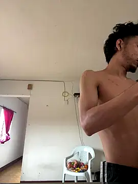 Snapshot of starboy2812 chatting on December 16, 9:31 pm starboy2812 online show from December 16, 9:31 pm