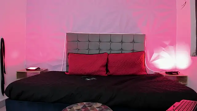 Snapshot of MadameLilith_cg chatting on December 4, 12:36 pm MadameLilith cg online show from December 4, 12:36 pm