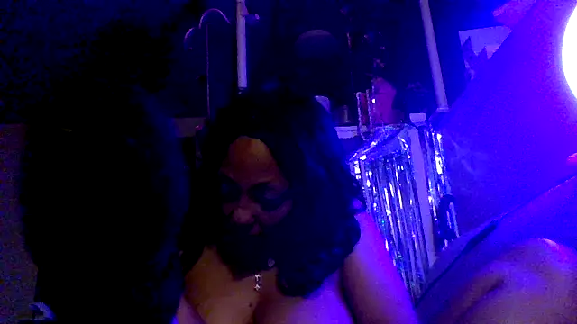 Snapshot of Juicyapplecandy chatting on November 12, 11:10 am Juicyapplecandy online show from November 12, 11:10 am