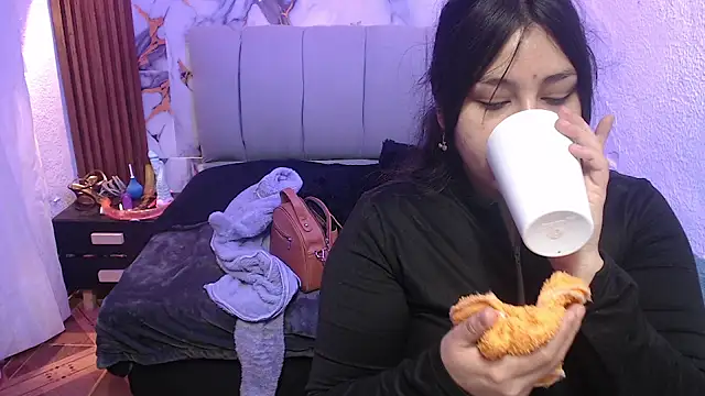 Snapshot of lehia_285 chatting on November 22, 1:21 pm lehia 285 online show from November 22, 1:21 pm