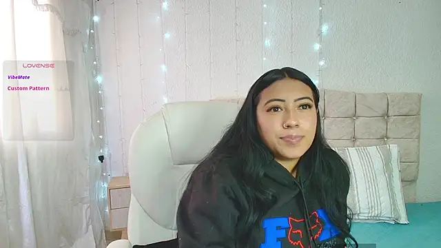 Snapshot of brunette_hot02 chatting on November 4, 7:46 pm brunette hot02 online show from November 4, 7:46 pm