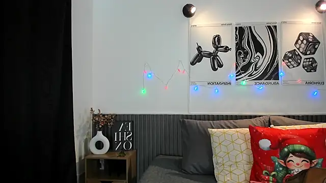 Cloe Bonne online show from November 30, 7:07 pm