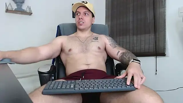 Snapshot of Noah_Swagger_ chatting on November 27, 9:11 am Noah Swagger online show from November 27, 9:11 am