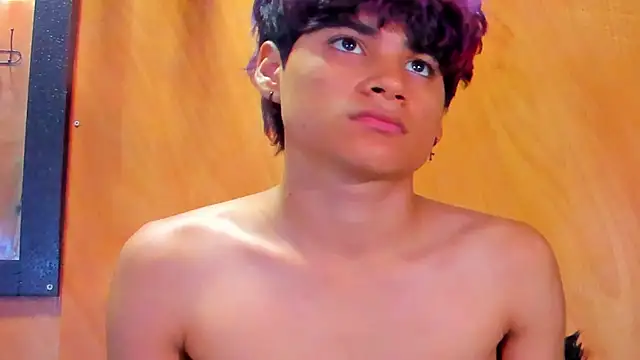 Leo Glow online show from February 11, 1:05 pm