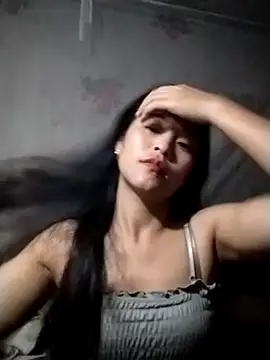 Snapshot of Alice-567 chatting on November 4, 7:02 pm Alice-567 online show from November 4, 7:02 pm