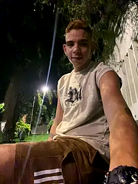 Snapshot of Dylams_maja chatting on November 30, 11:42 pm Dylams maja online show from November 30, 11:42 pm