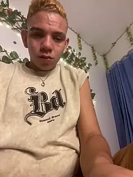 Snapshot of Dylams_maja chatting on December 14, 8:52 am Dylams maja online show from December 14, 8:52 am