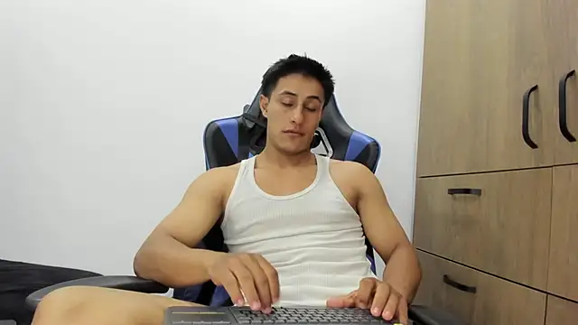 dorman boy online show from November 2, 6:38 am