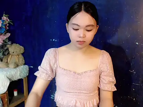 Snapshot of lustfullakim chatting on December 21, 12:23 pm lustfullakim online show from December 21, 12:23 pm