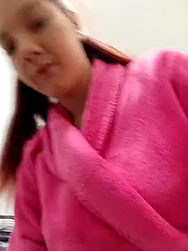 Snapshot of Aleioji10 chatting on February 3, 11:04 am Aleioji10 online show from February 3, 11:04 am