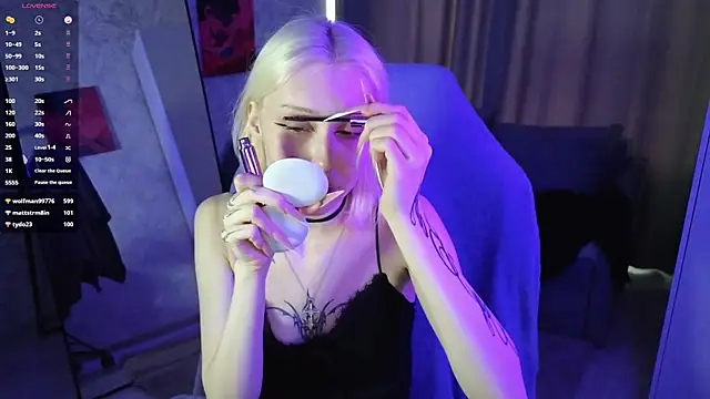 Snapshot of goth__tv chatting on November 11, 9:53 am goth tv online show from November 11, 9:53 am