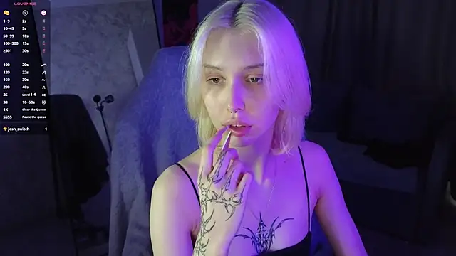 Snapshot of goth__tv chatting on November 15, 9:28 am goth tv online show from November 15, 9:28 am