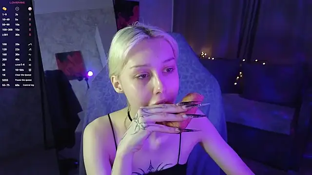 Snapshot of goth__tv chatting on December 4, 12:36 pm goth tv online show from December 4, 12:36 pm