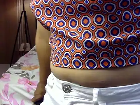 Snapshot of shakshi_89 chatting on November 18, 6:29 am shakshi 89 online show from November 18, 6:29 am