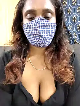 Snapshot of Queen-dhivya chatting on December 2, 5:52 pm Queen-dhivya online show from December 2, 5:52 pm