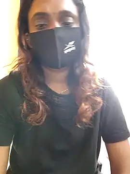 Snapshot of Queen-dhivya chatting on December 15, 5:01 am Queen-dhivya online show from December 15, 5:01 am