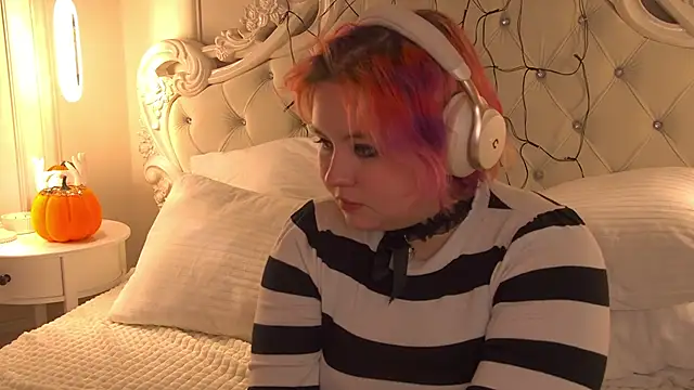 JennyBloom online show from November 3, 11:11 am