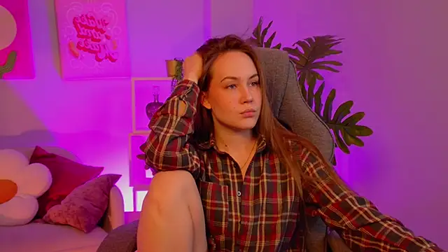 ElinVale online show from February 10, 2:54 pm