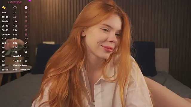 Snapshot of foxyriss chatting on December 2, 6:19 am foxyriss online show from December 2, 6:19 am