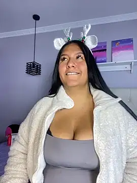 Snapshot of Maddifox_ chatting on November 13, 9:58 pm Maddifox online show from November 13, 9:58 pm