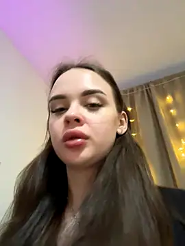 Snapshot of KristiRich chatting on November 12, 6:25 am KristiRich online show from November 12, 6:25 am