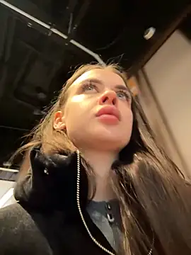 Snapshot of KristiRich chatting on November 21, 7:29 am KristiRich online show from November 21, 7:29 am