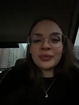 Snapshot of KristiRich chatting on December 5, 10:24 am KristiRich online show from December 5, 10:24 am