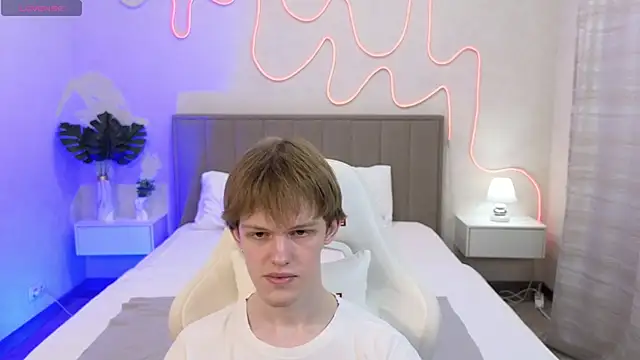 Fakeangel87 online show from November 3, 1:08 am