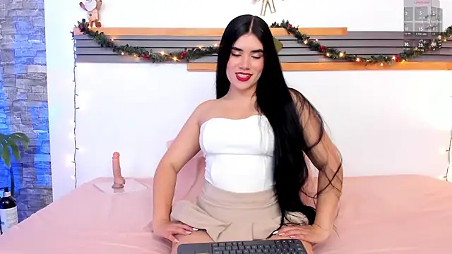 Snapshot of Oriana_03 chatting on December 5, 6:26 pm Oriana 03 online show from December 5, 6:26 pm