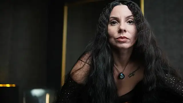 Snapshot of GiaEasyIce chatting on December 2, 8:04 pm GiaEasyIce online show from December 2, 8:04 pm