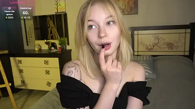 Snapshot of ShanelTunon chatting on November 9, 7:23 pm ShanelTunon online show from November 9, 7:23 pm