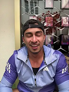 Snapshot of Chris_Clarck chatting on November 22, 8:19 pm Chris Clarck online show from November 22, 8:19 pm