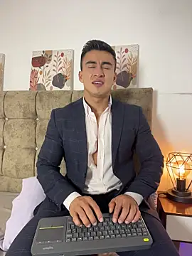 Chris Clarck online show from January 7, 8:33 pm