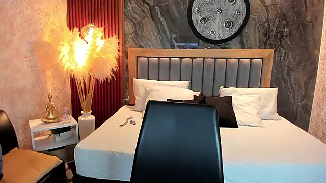 Snapshot of Valery_Shadey chatting on December 3, 7:45 pm Valery Shadey online show from December 3, 7:45 pm