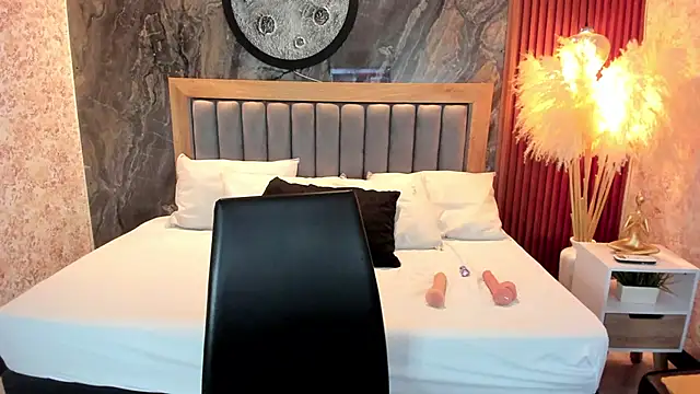 Snapshot of Valery_Shadey chatting on December 15, 8:02 pm Valery Shadey online show from December 15, 8:02 pm