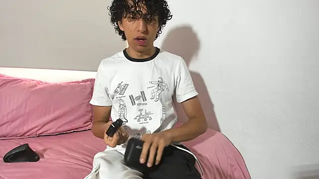 saint dark online show from December 1, 1:16 pm