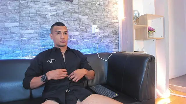 Snapshot of blaze_phoenix chatting on November 3, 11:44 am blaze phoenix online show from November 3, 11:44 am