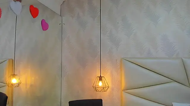 Snapshot of laurettedela_rouse chatting on November 6, 11:11 am laurettedela rouse online show from November 6, 11:11 am