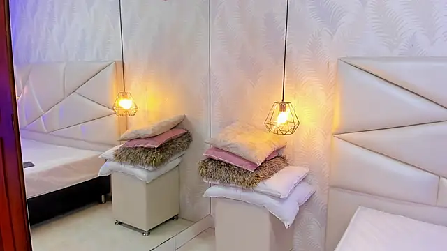 Snapshot of laurettedela_rouse chatting on December 14, 9:58 am laurettedela rouse online show from December 14, 9:58 am