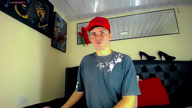 Snapshot of Sebastian_Loaiza chatting on November 7, 5:35 pm Sebastian Loaiza online show from November 7, 5:35 pm