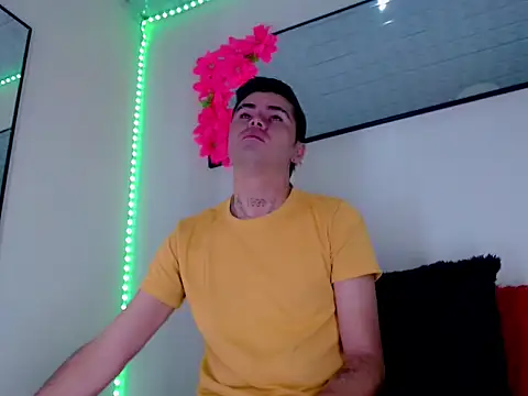 Snapshot of Sebastian_Loaiza chatting on December 17, 11:38 am Sebastian Loaiza online show from December 17, 11:38 am