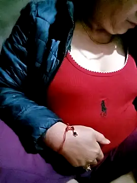 small-house123 online show from November 19, 9:59 pm