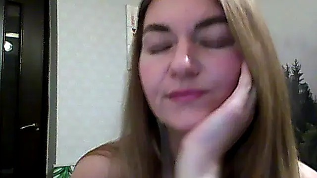 Snapshot of CandyOLimeX chatting on December 14, 10:47 pm CandyOLimeX online show from December 14, 10:47 pm