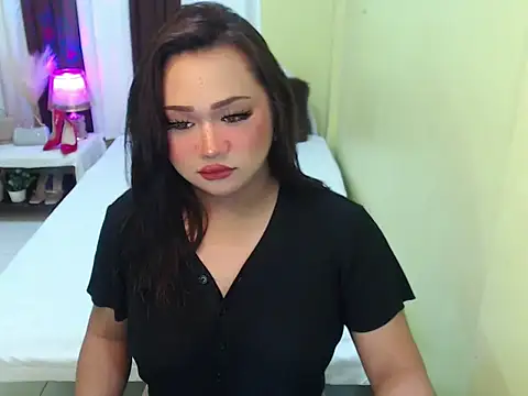 Snapshot of XxgiganticoliviacummerxX chatting on December 17, 2:50 am XxgiganticoliviacummerxX online show from December 17, 2:50 am