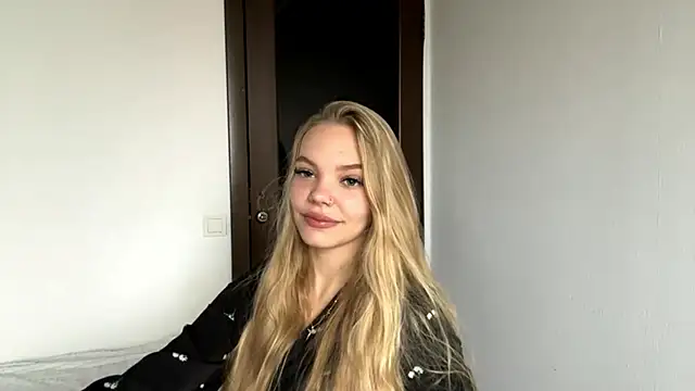 Snapshot of SweetAmelia69 chatting on November 6, 5:52 am SweetAmelia69 online show from November 6, 5:52 am