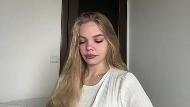 Snapshot of SweetAmelia69 chatting on November 28, 5:43 am SweetAmelia69 online show from November 28, 5:43 am