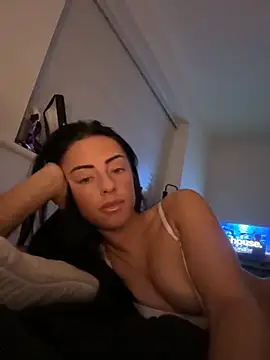 Snapshot of Bethrae25 chatting on December 4, 7:44 pm Bethrae25 online show from December 4, 7:44 pm