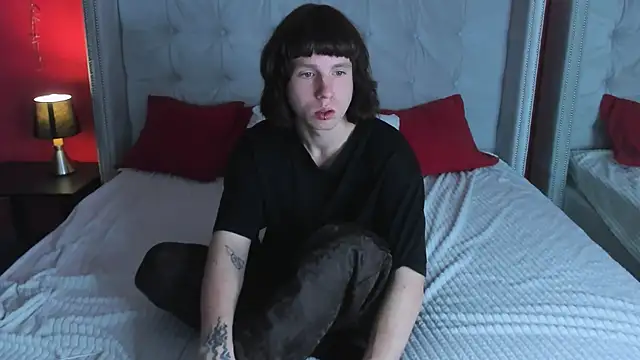 Snapshot of CutieKai_ chatting on November 2, 9:06 pm CutieKai  online show from November 2, 9:06 pm