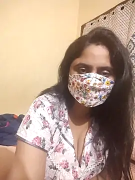 Snapshot of mouni499 chatting on December 16, 5:18 pm mouni499 online show from December 16, 5:18 pm